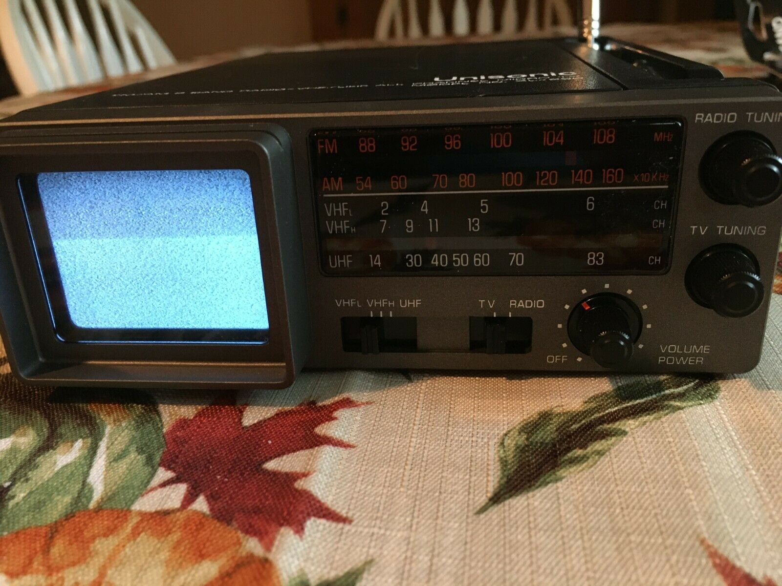 Unisonic Portable Radio/tv Model Xl-990, 1979, Never Used-works, In Orig Leather